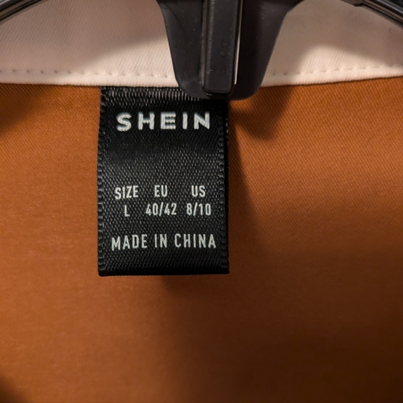 Shein Colorblock Button-Up Crop Top - Picture 4 of 6